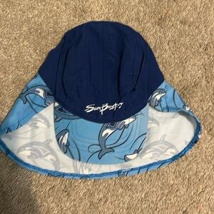 Sun busters hat. Size small.